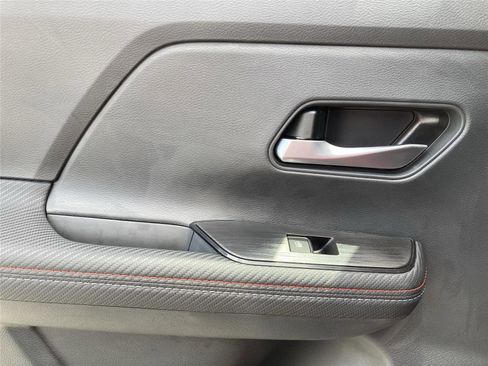 New 2025 Nissan Kicks SR w/ SR Premium Package image 34