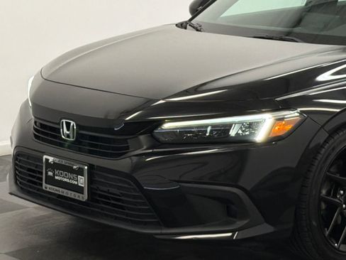 Used 2023 Honda Civic Sport image 2