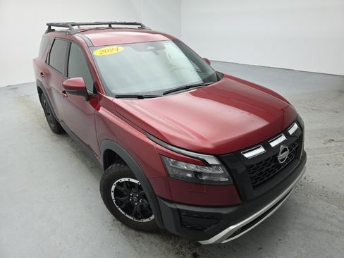 Used 2024 Nissan Pathfinder Rock Creek image 2
