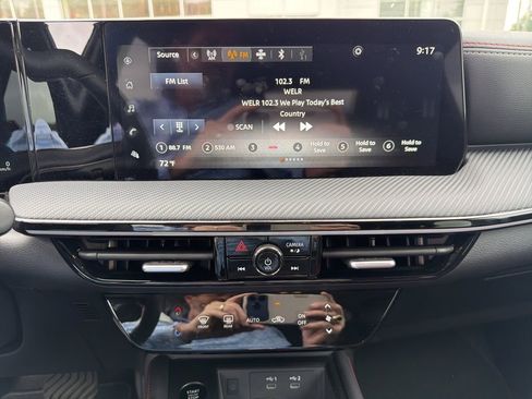 Used 2025 Nissan Kicks SR FWD image 20
