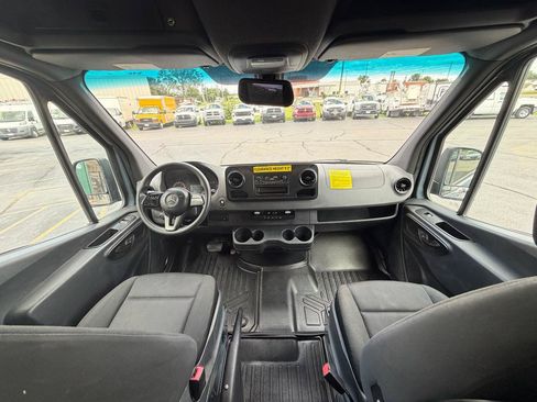 Used 2019 Mercedes-Benz Sprinter 144 image 18