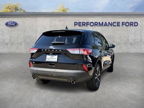 Used 2022 Ford Escape SE w/ SE Sport Appearance Package FWD image 6