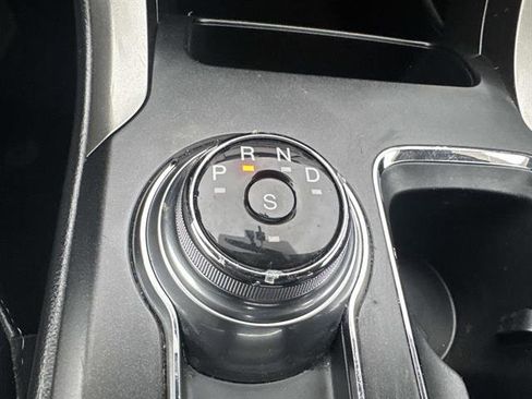 Used 2017 Ford Fusion SE w/ Equipment Group 201A image 40