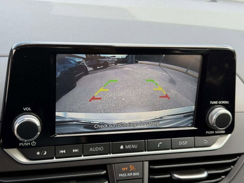 Used 2024 Nissan Altima 2.5 S FWD image 4