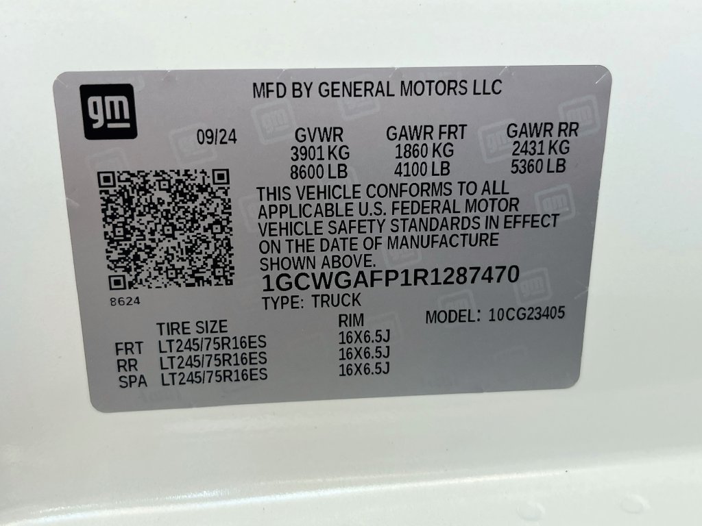 Used 2024 Chevrolet Express 2500 w/ Driver Convenience Package RWD image 29
