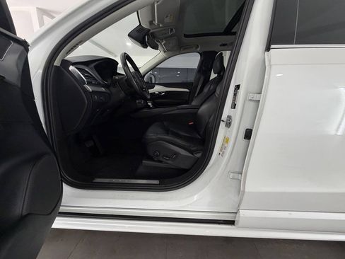 Used 2016 Volvo XC90 T5 Momentum FWD image 23