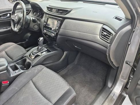 Used 2020 Nissan Rogue SV FWD image 21