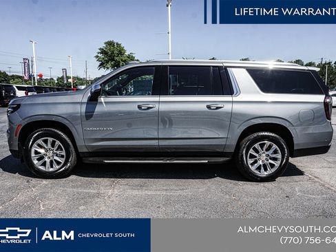 New 2026 Chevrolet Suburban Premier RWD image 9