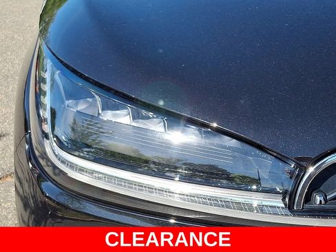 Used 2025 Lincoln Aviator AWD image 7