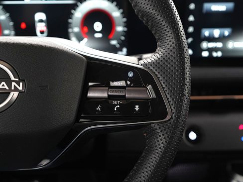 Used 2024 Nissan Ariya AWD image 28