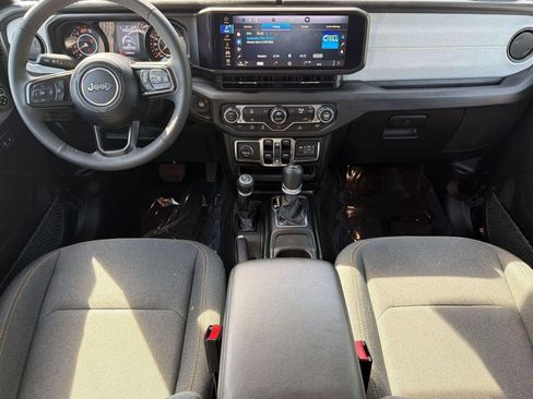 Used 2025 Jeep Wrangler Unlimited Sport AWD/4WD image 14