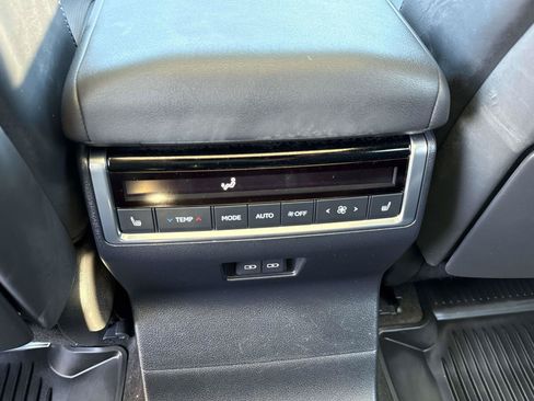 Used 2025 Lexus GX 550 w/ Accessory Package (2T) AWD/4WD image 15