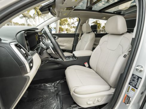 Used 2023 Kia Sorento SX Prestige image 7