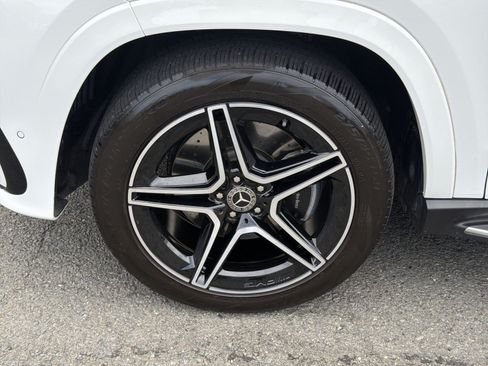 Used 2024 Mercedes-Benz GLS 450 4MATIC image 12
