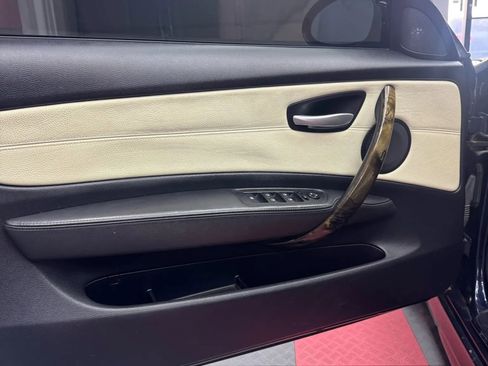 Used 2008 BMW 135i Convertible image 21