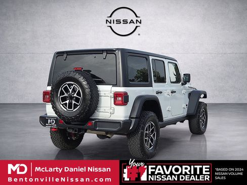 Used 2025 Jeep Wrangler Unlimited Rubicon AWD/4WD image 5