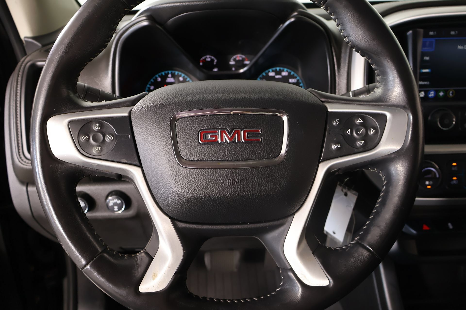 Used 2022 GMC Canyon Elevation w/ Trailering Package AWD/4WD image 3