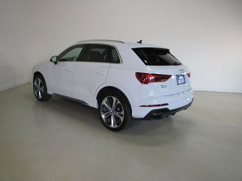 Used 2020 Audi Q3 2.0T Prestige w/ Prestige Package image 23