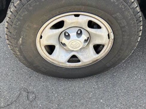 Used 2017 Toyota Tacoma SR image 21