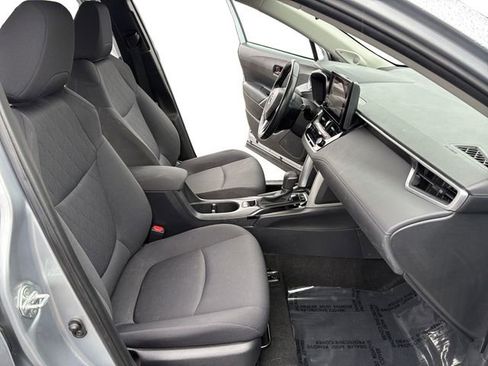 Used 2023 Toyota Corolla Cross LE w/ Moonroof Package FWD image 11
