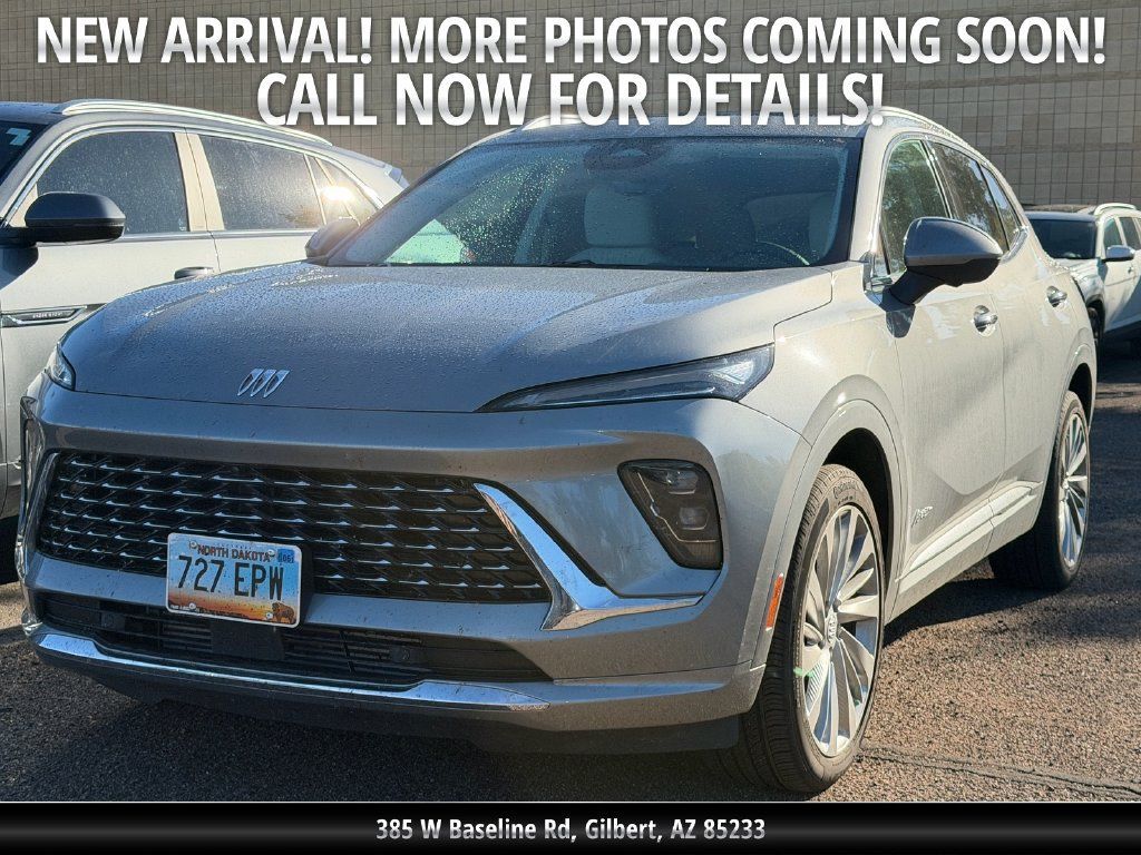 Used 2025 Buick Envision Avenir AWD/4WD image 1