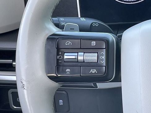 Used 2025 Hyundai Santa Fe SEL image 12