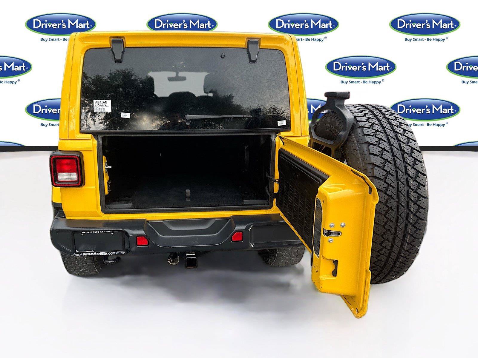 Used 2019 Jeep Wrangler Unlimited Sahara AWD/4WD image 23