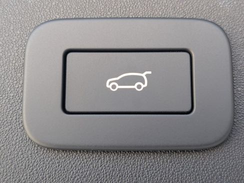 New 2026 Land Rover Discovery Sport Landmark AWD/4WD image 14