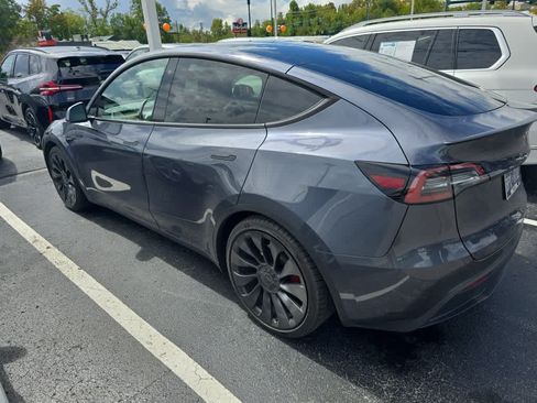 Used 2023 Tesla Model Y Performance AWD/4WD image 4