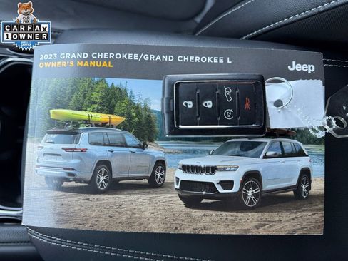 Used 2023 Jeep Grand Cherokee L Laredo AWD/4WD image 31