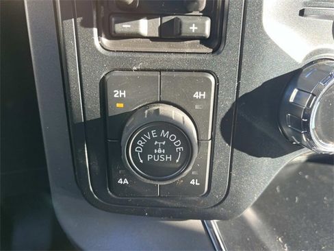 New 2025 Ford F150 Lariat w/ Equipment Group 502A High image 31