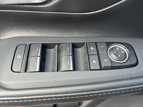 Used 2025 Toyota Grand Highlander AWD image 18