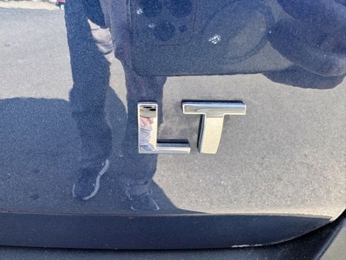 Used 2023 Chevrolet Traverse LT image 33