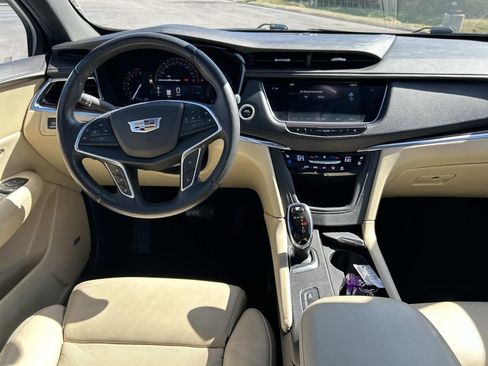 Used 2017 Cadillac XT5 Premium Luxury FWD image 17