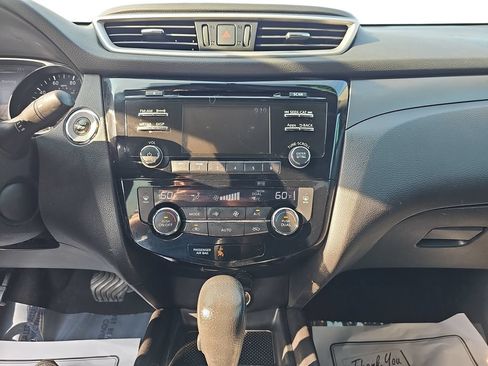 Used 2015 Nissan Rogue SV FWD image 20