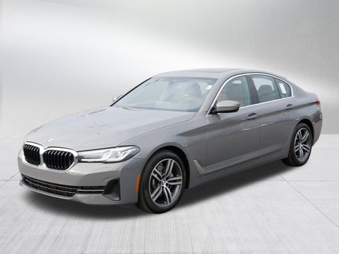 Used 2022 BMW 530i xDrive 530i xDrive w/ M Sport Package image 3