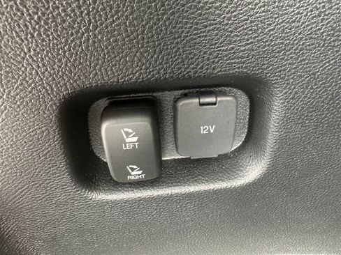 Used 2022 Ford Edge Titanium w/ Equipment Group 301A image 38