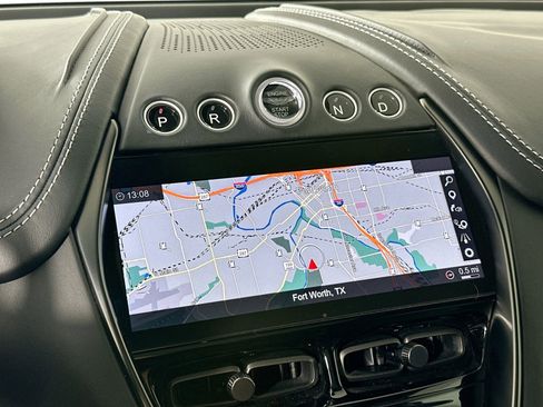 Used 2021 Aston Martin DBX image 12