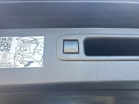 Used 2022 Toyota Highlander Platinum image 9