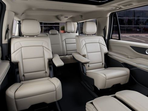 New 2027 Lincoln Navigator L Reserve RWD image 11