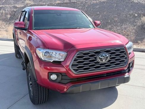 Used 2022 Toyota Tacoma TRD Off-Road w/ Technology Package image 3