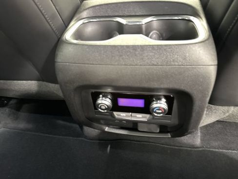 Used 2025 GMC Acadia Elevation w/ Elevation Premium Package FWD image 21