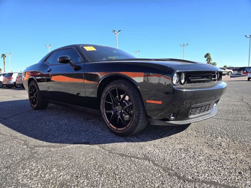 Used 2018 Dodge Challenger SXT Plus image 4