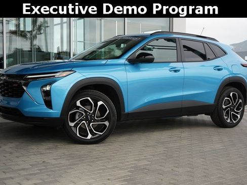 Used 2025 Chevrolet Trax RS w/ Driver Confidence Package image 4