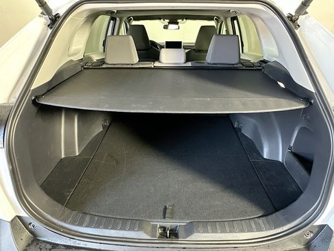 Used 2025 Toyota RAV4 XLE w/ Convenience Package FWD image 28