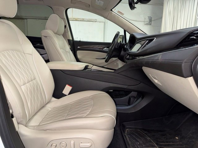 Used 2022 Buick Enclave Avenir w/ Avenir Technology Package AWD/4WD image 24