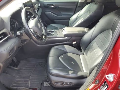 Used 2021 Toyota Highlander XLE FWD image 5