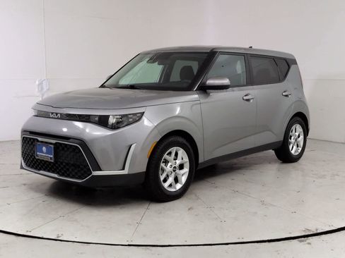 Used 2023 Kia Soul LX w/ LX Technology Package FWD image 1
