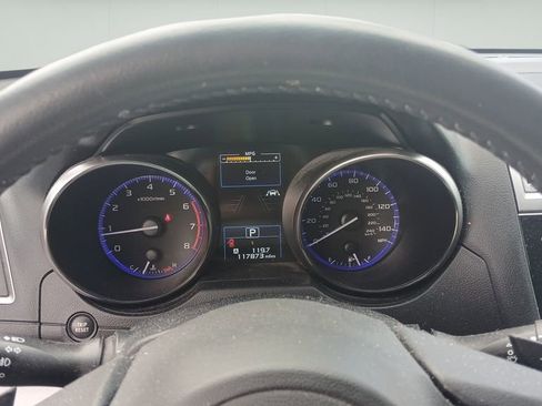 Used 2017 Subaru Legacy 2.5i Premium image 3