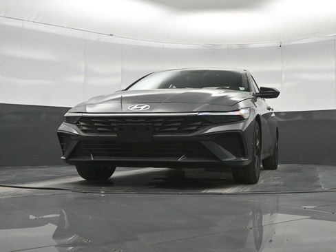 New 2026 Hyundai Elantra Sport FWD image 33